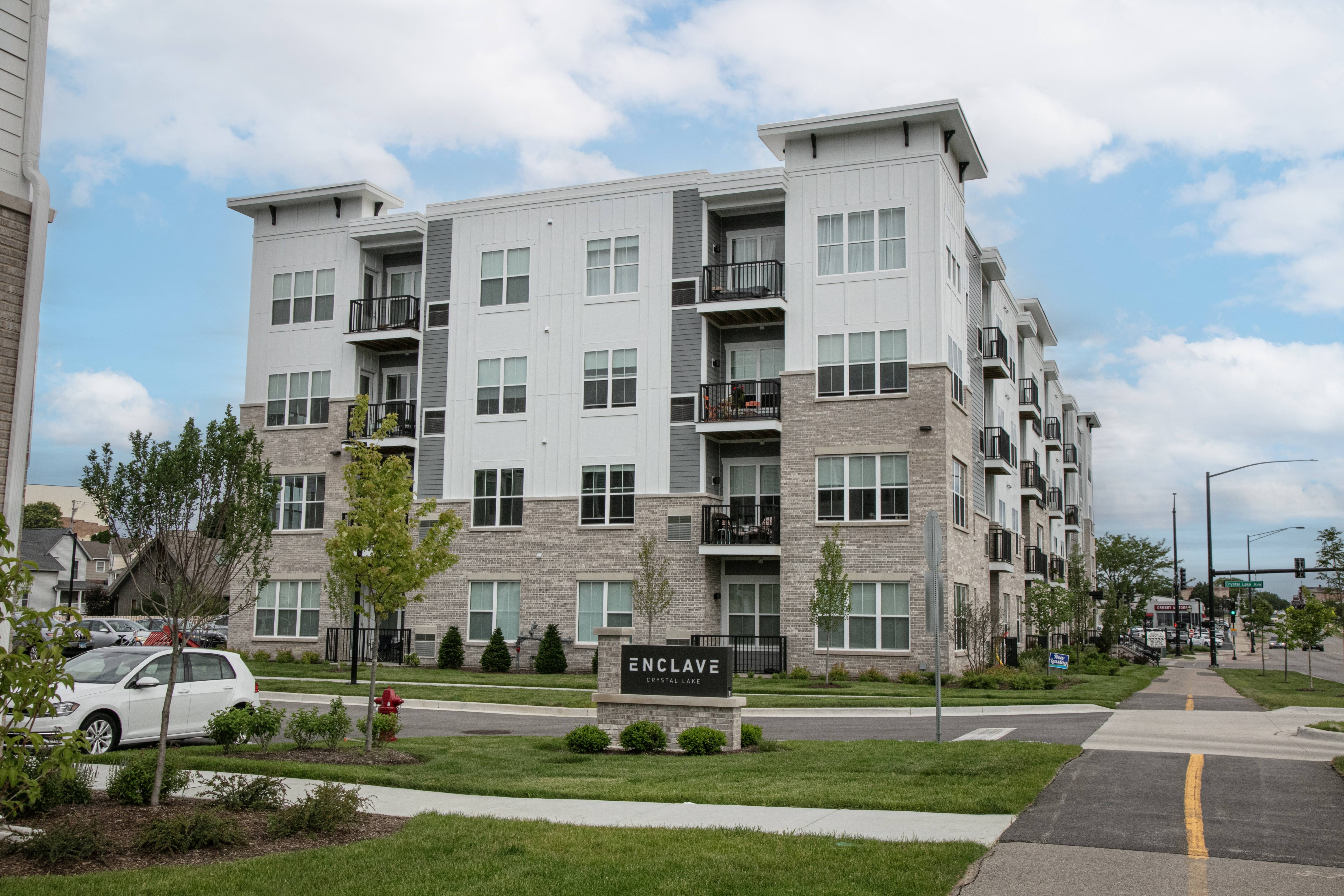 Enclave Crystal Lake – photo 1
