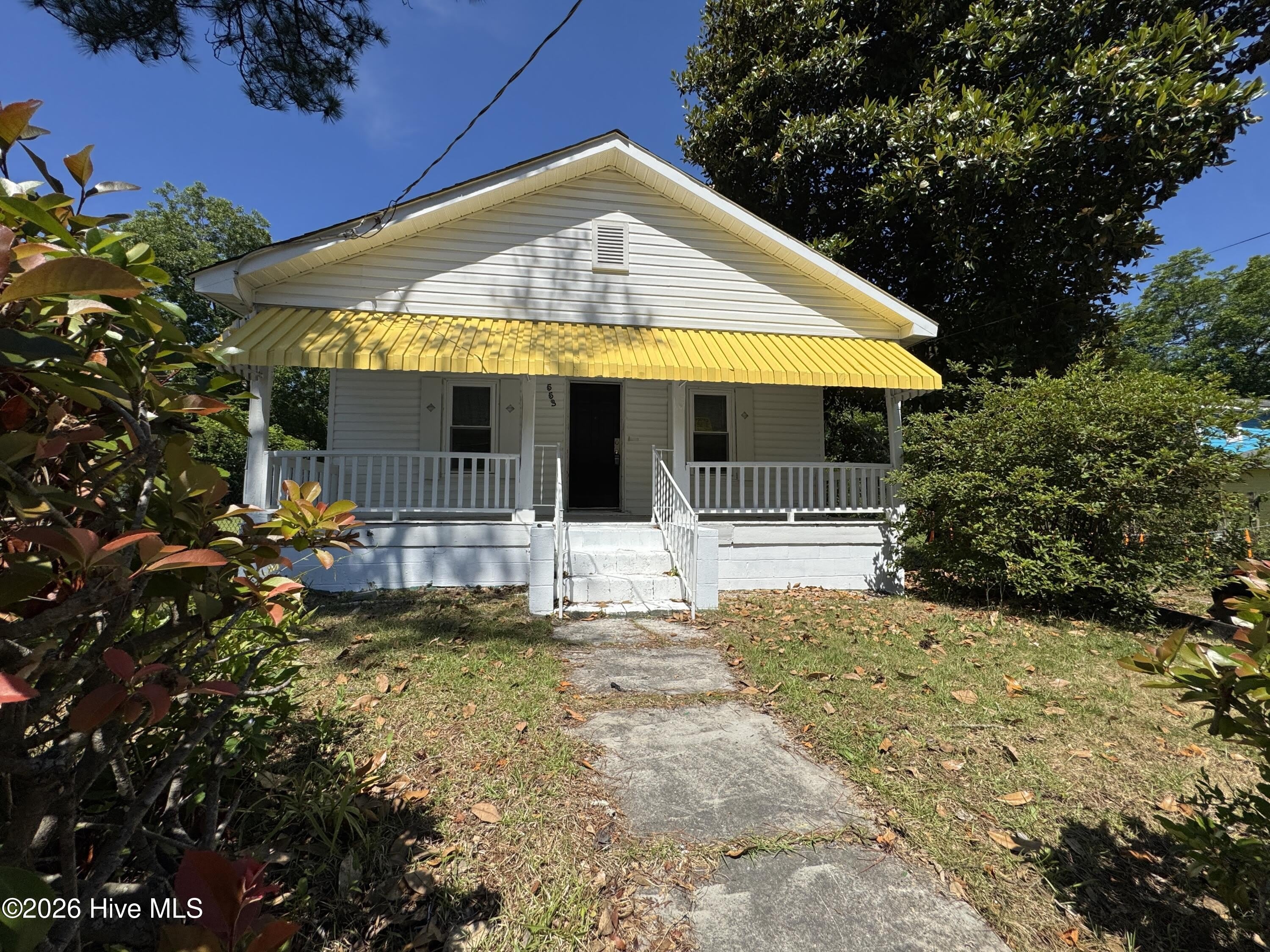 553 Manly Avenue – photo 2
