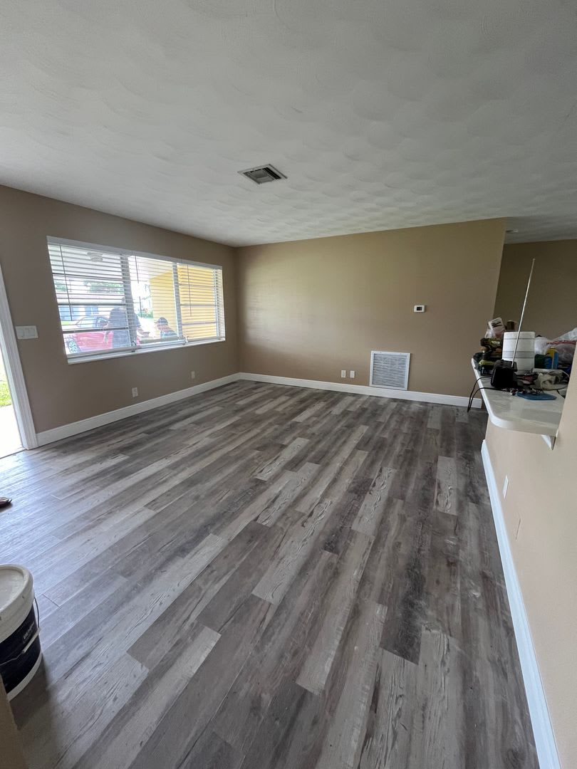 2 1 1 In Stuart Beautiful Kitchen Fenced Yard – photo 5