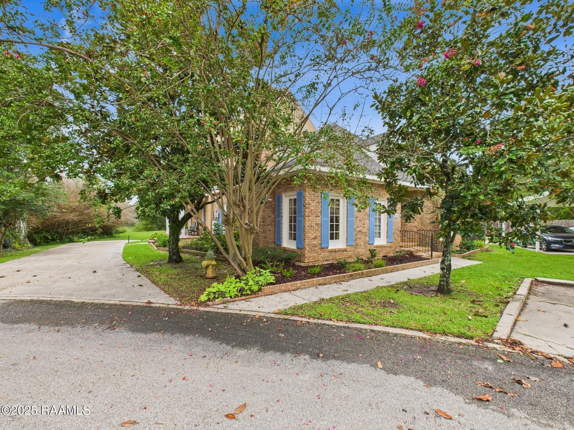 523 Esplanade Drive – photo 4