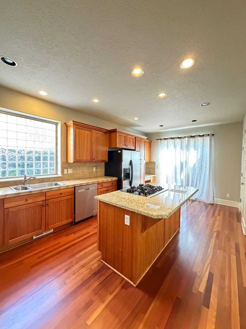 King City 2300+sf house. 3bd+office. Gorgeous! – photo 5