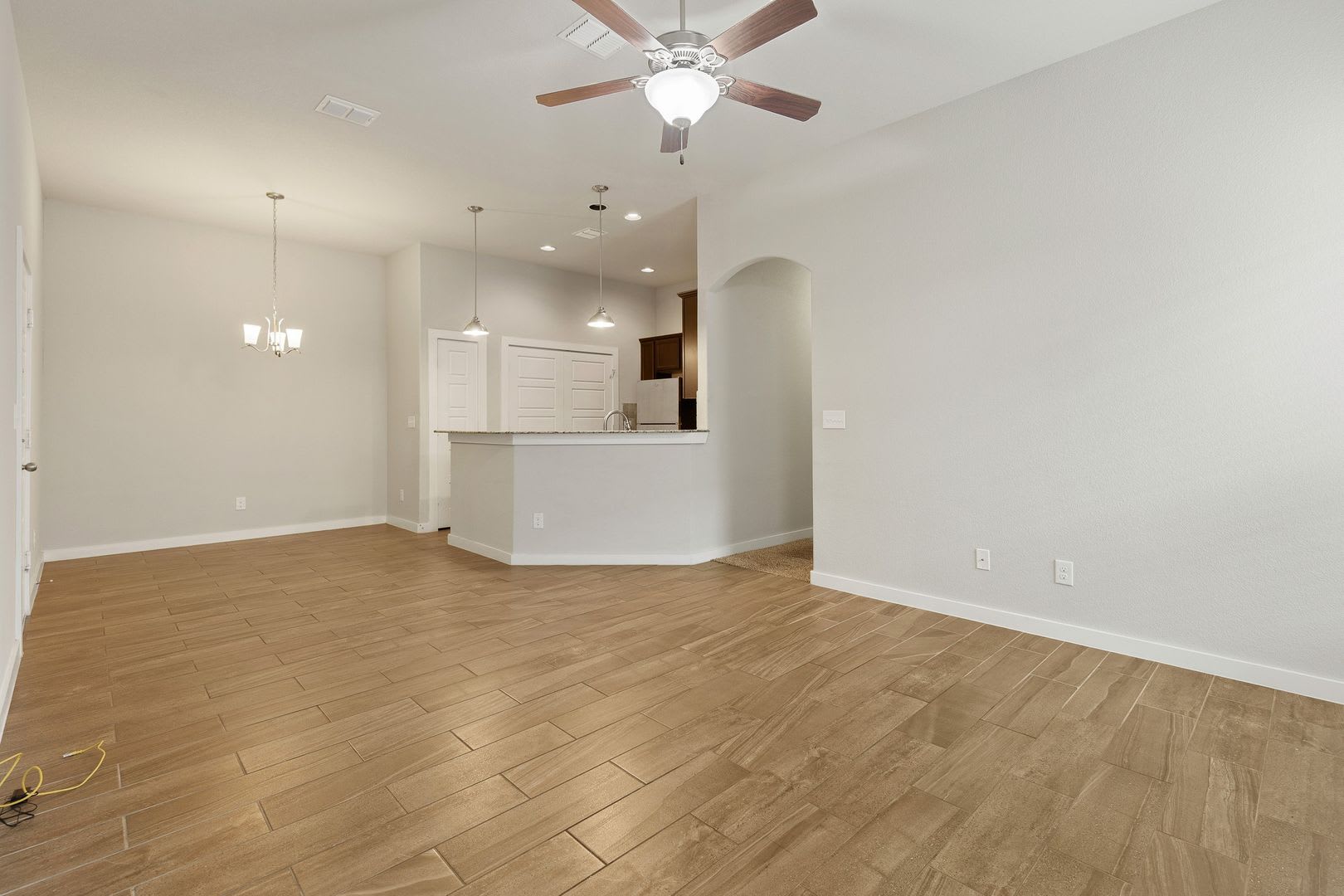 LUXURY TOWNHOME LOCATED IN BASTROP, TEXAS! – photo 2