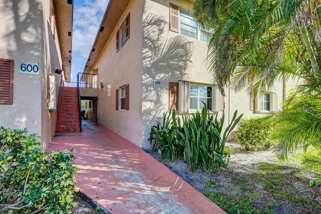 650 SW 2nd Avenue – photo 2