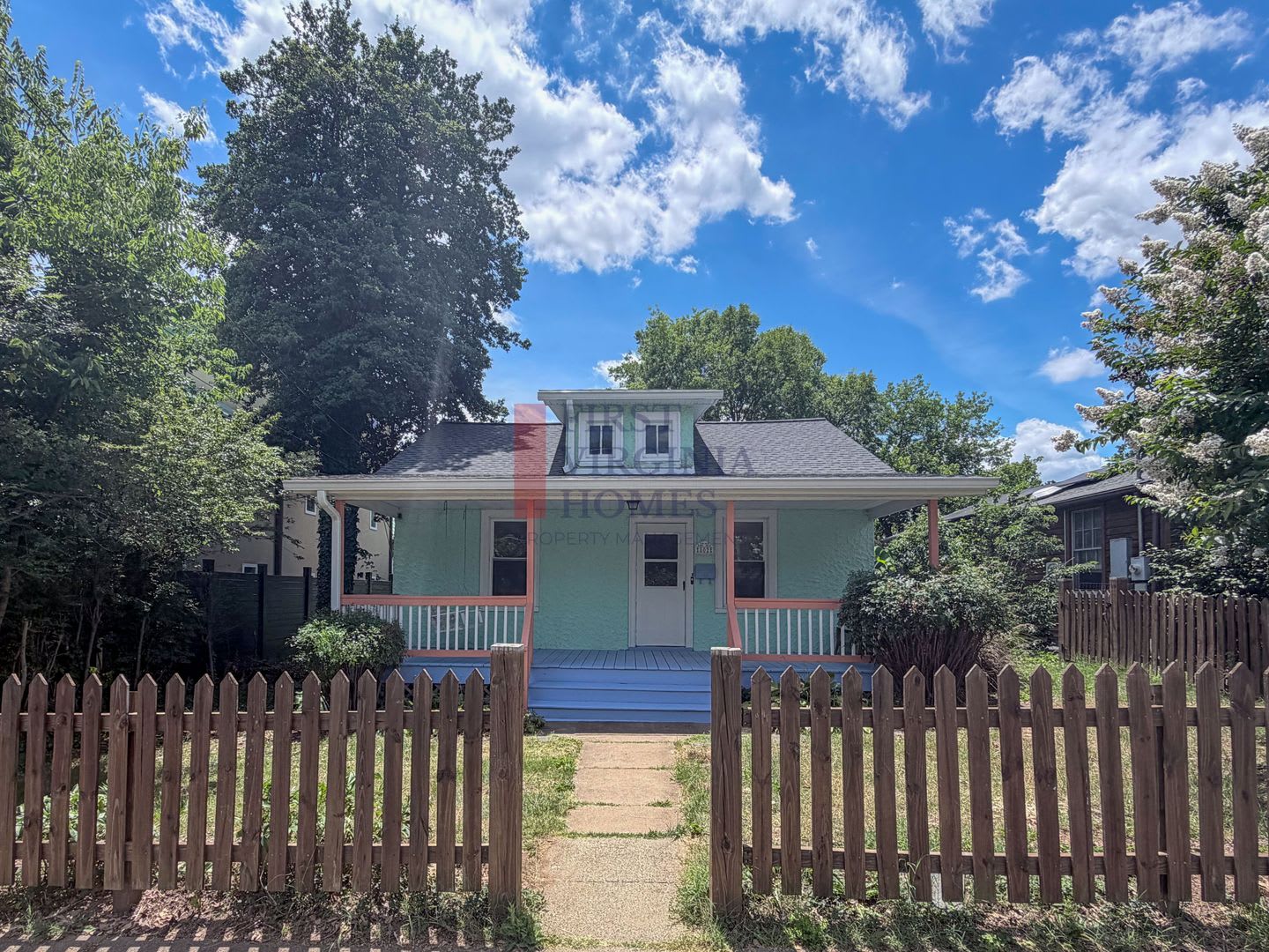 2Bed 1Bath Belmont Bungalow – photo 3