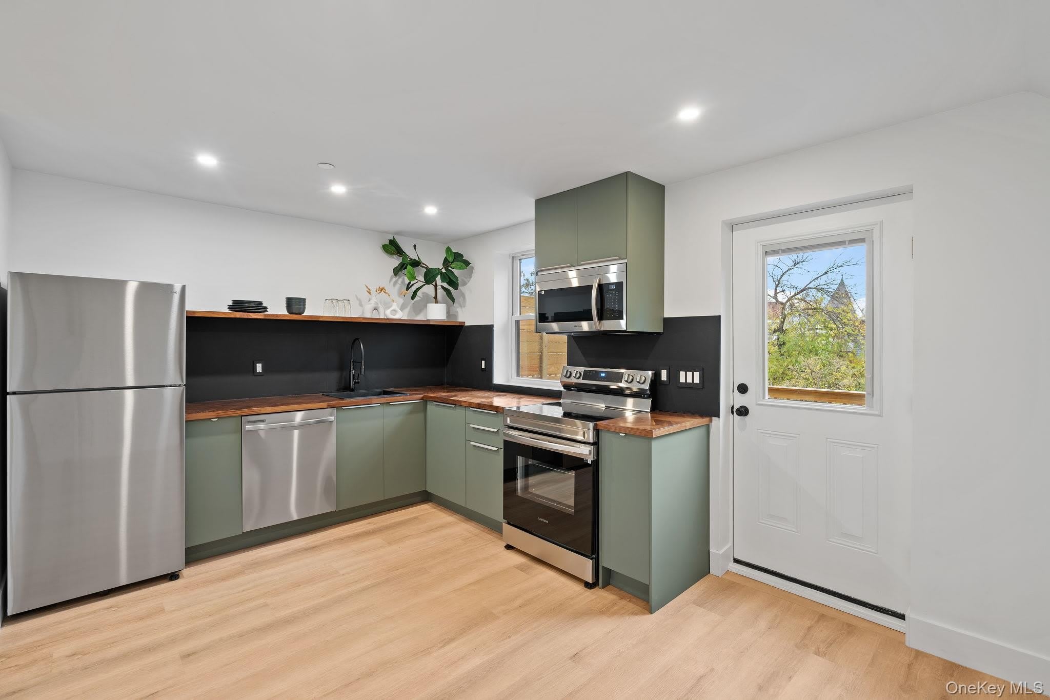 117 Lander Street – photo 4