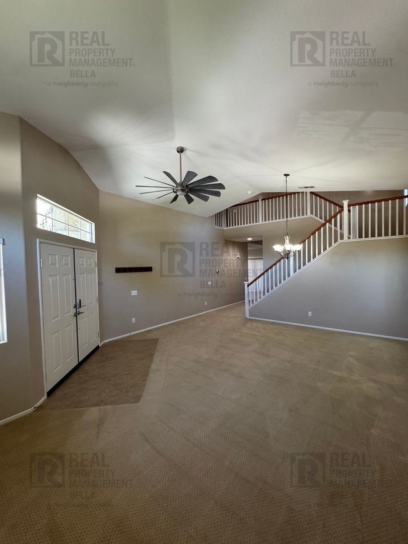 Spacious 4 Bedroom Menlo Estates Home In A Cul De Sac Downstairs Bedroom Full Bath Rv Boat Parking – photo 5