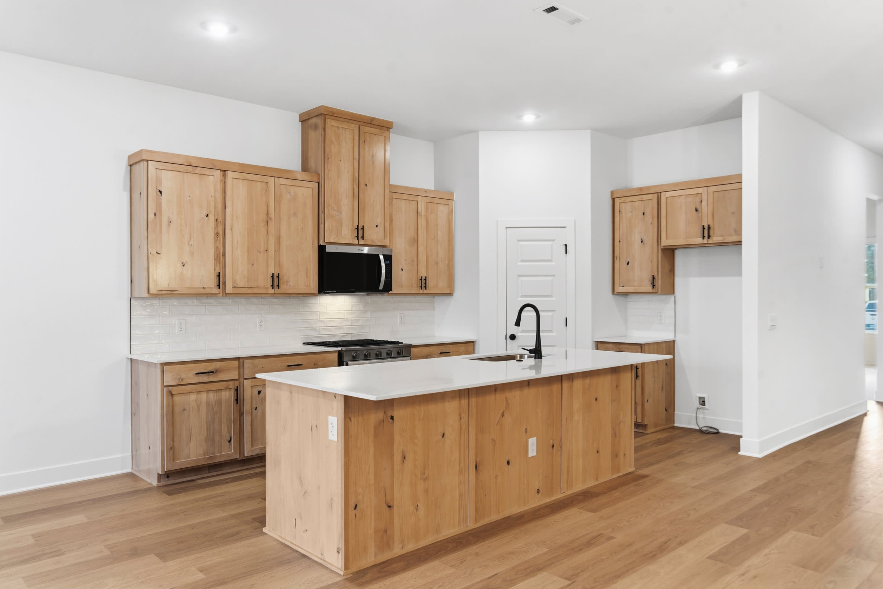 1822 East Fiji Street – photo 4