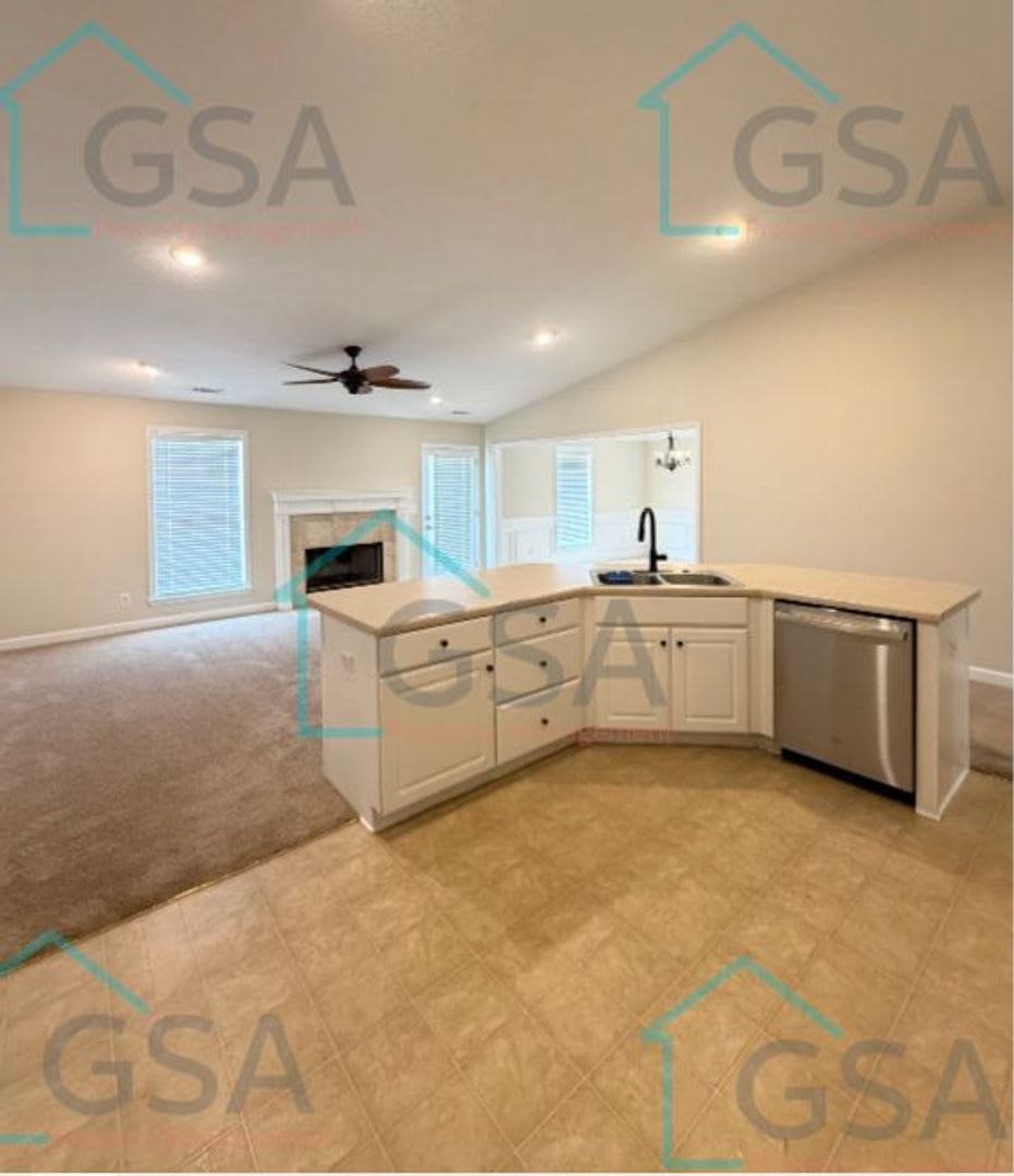 4 Bedroom 3 Bath – photo 4