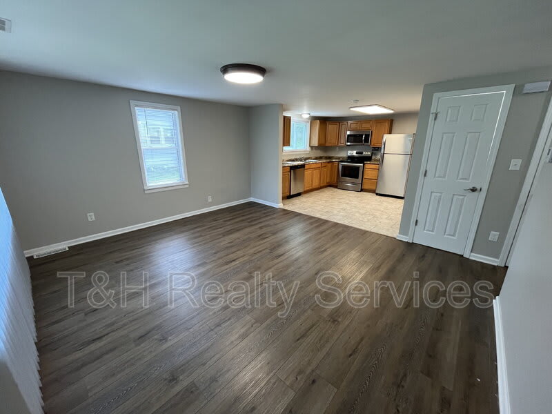 611 North Waldemere Avenue – photo 4