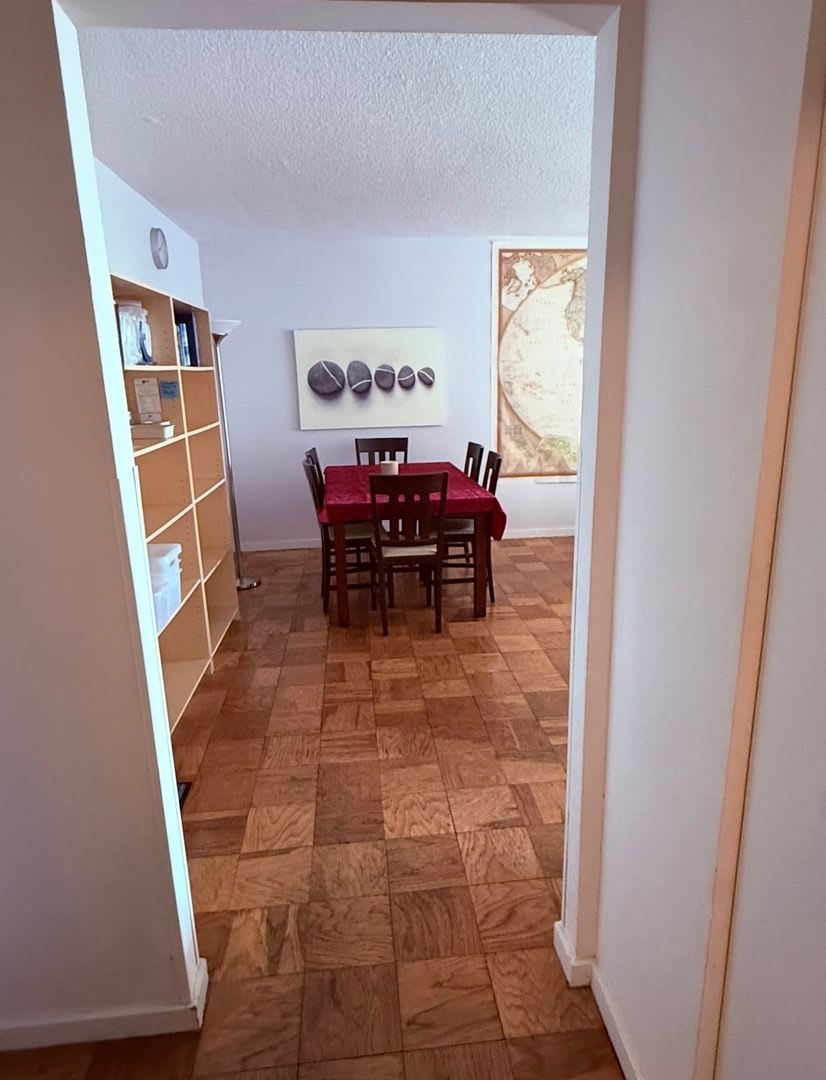 Furnished 1-Bedroom at Brook House – Balcony, Separate Dining Area & Flexible Lease Terms – photo 4