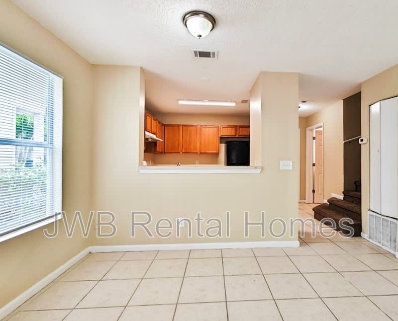 85 5Th St W – photo 4
