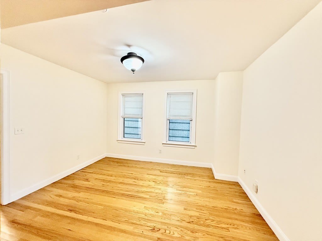 724 Cambridge St – photo 4