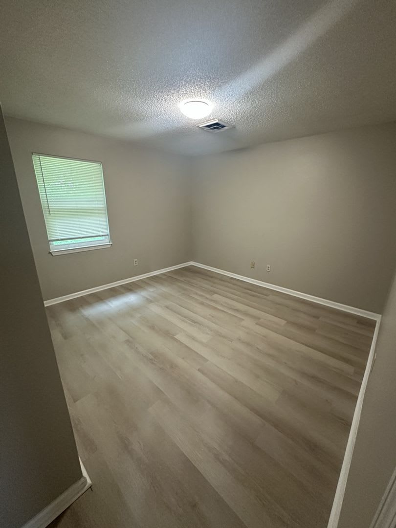Updated 2-Bedroom Near Downtown Cleveland & Lee University – photo 4