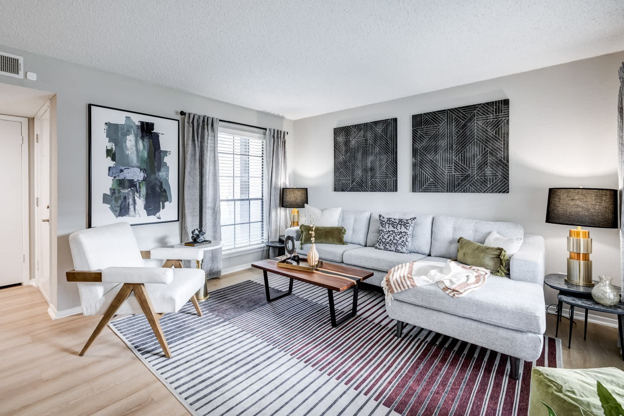 Fox Trails Apartments – photo 1