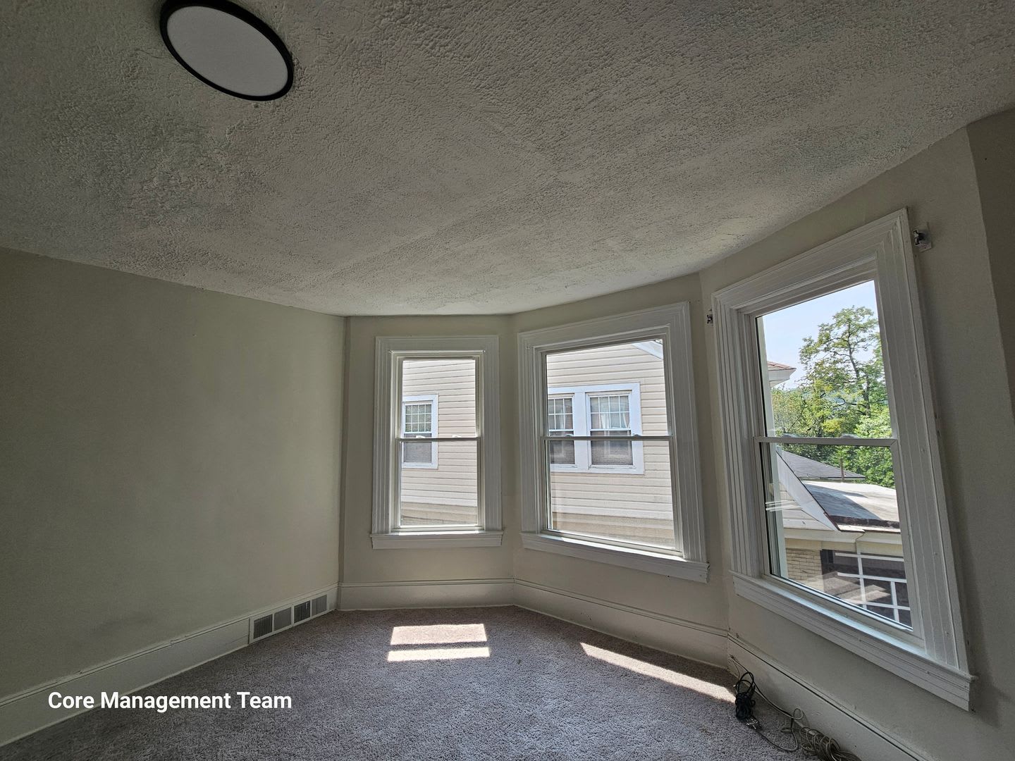 Updated 2 bedroom 1 bath apartment for rent located in the west end! – photo 3