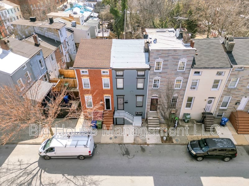 1105 W Lombard St – photo 3