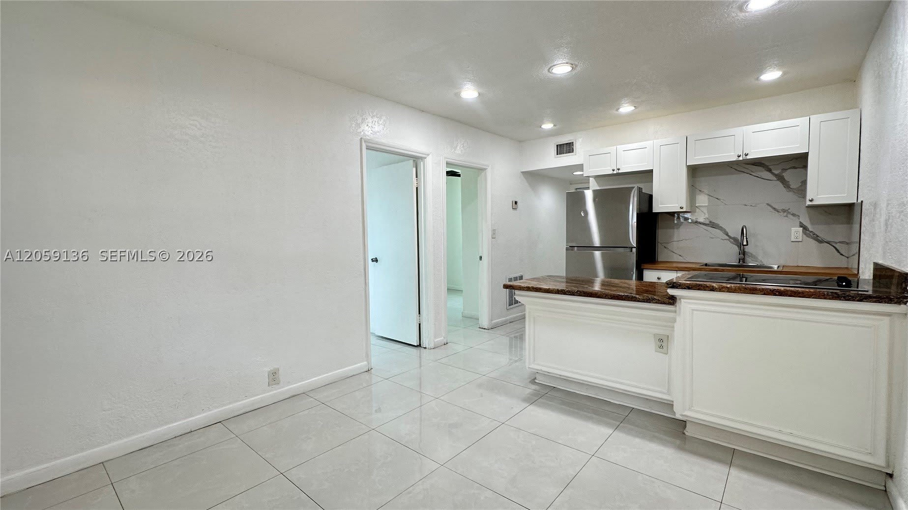 2220 Charleston St – photo 4