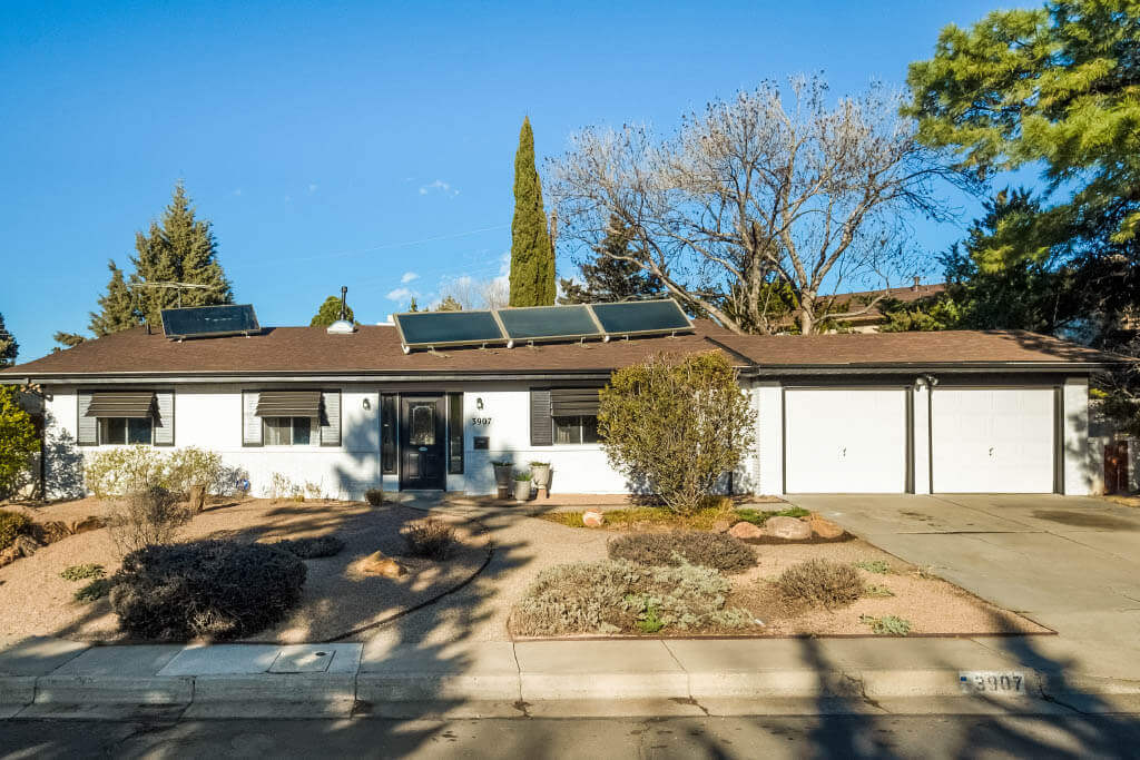 3907 Solano Place Northeast – photo 1