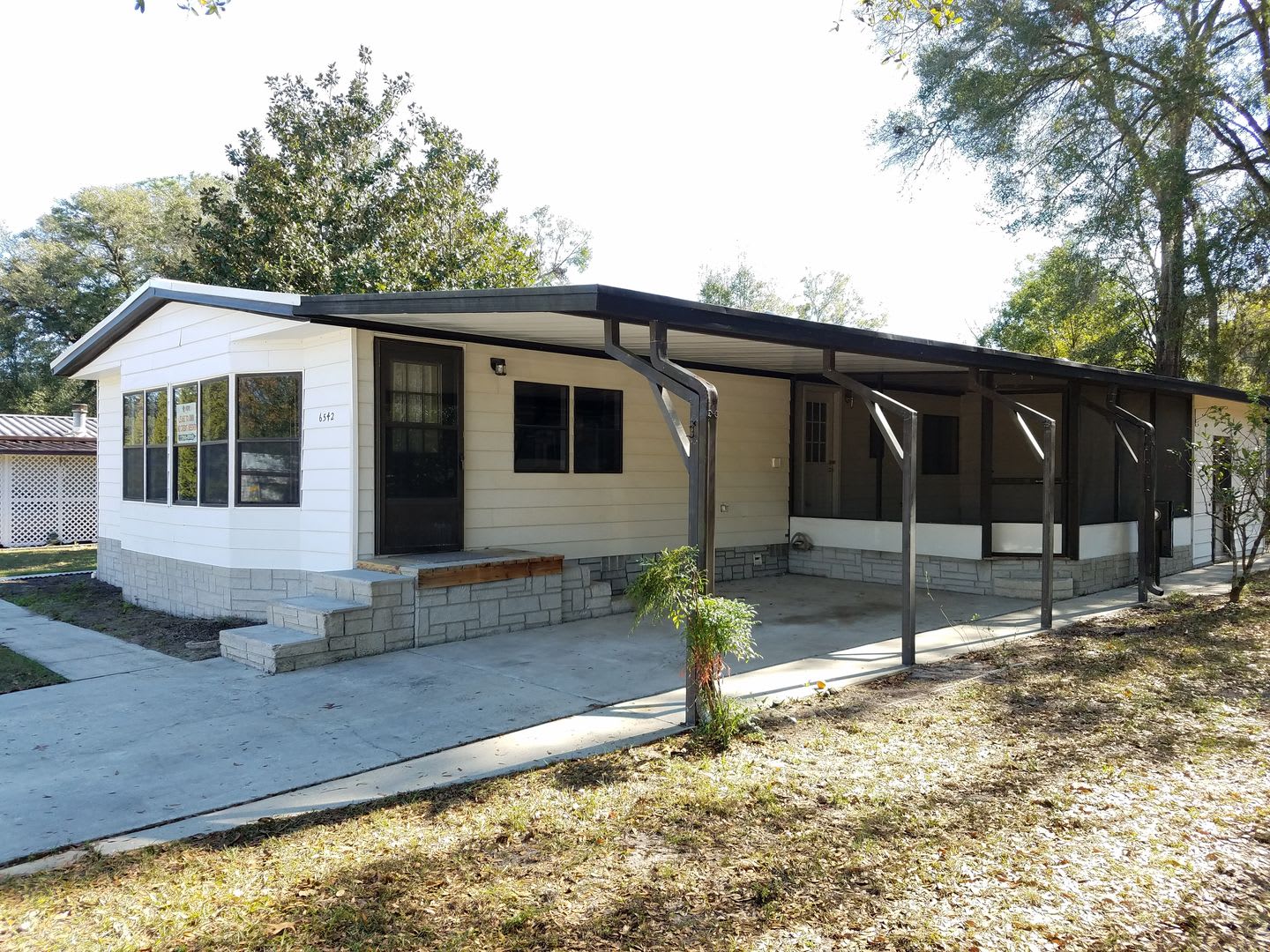 HUGE 2 bed, 2 bath home has 1,586 sq ft. of living area – photo 2