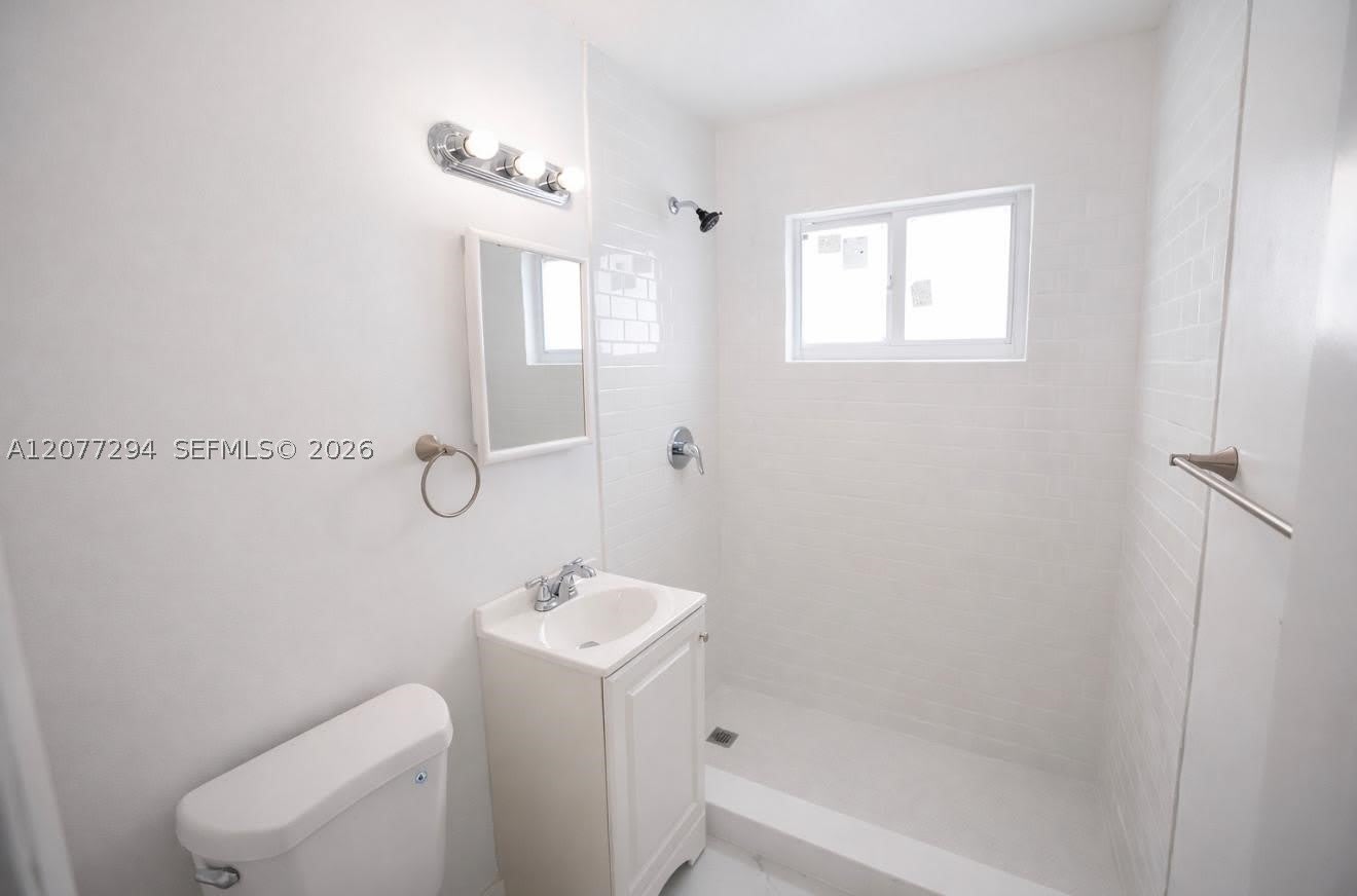 1070 NE 80th St – photo 4