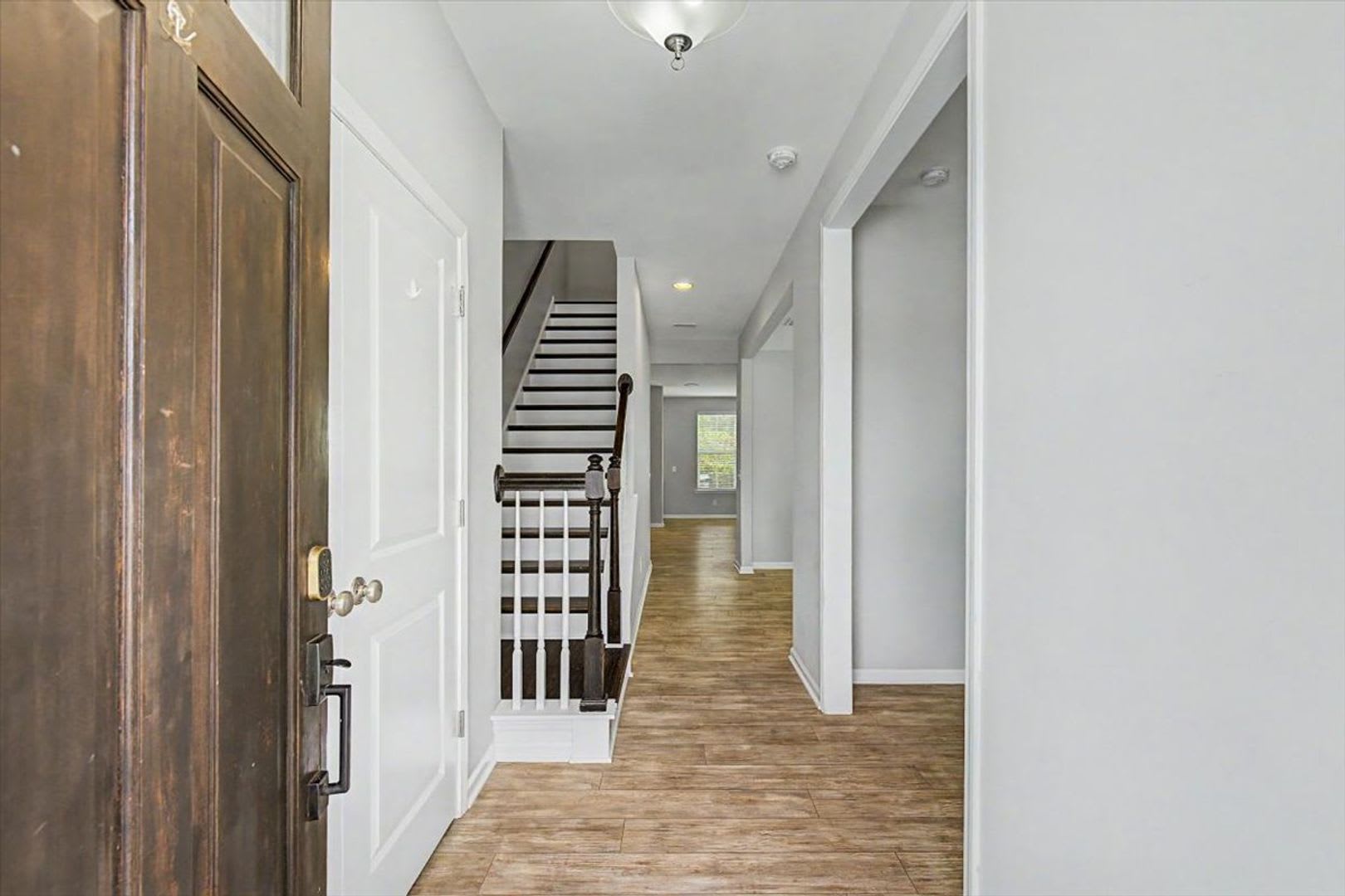 Spacious 4 Bed, 2.5 Bath in The Commons – photo 5