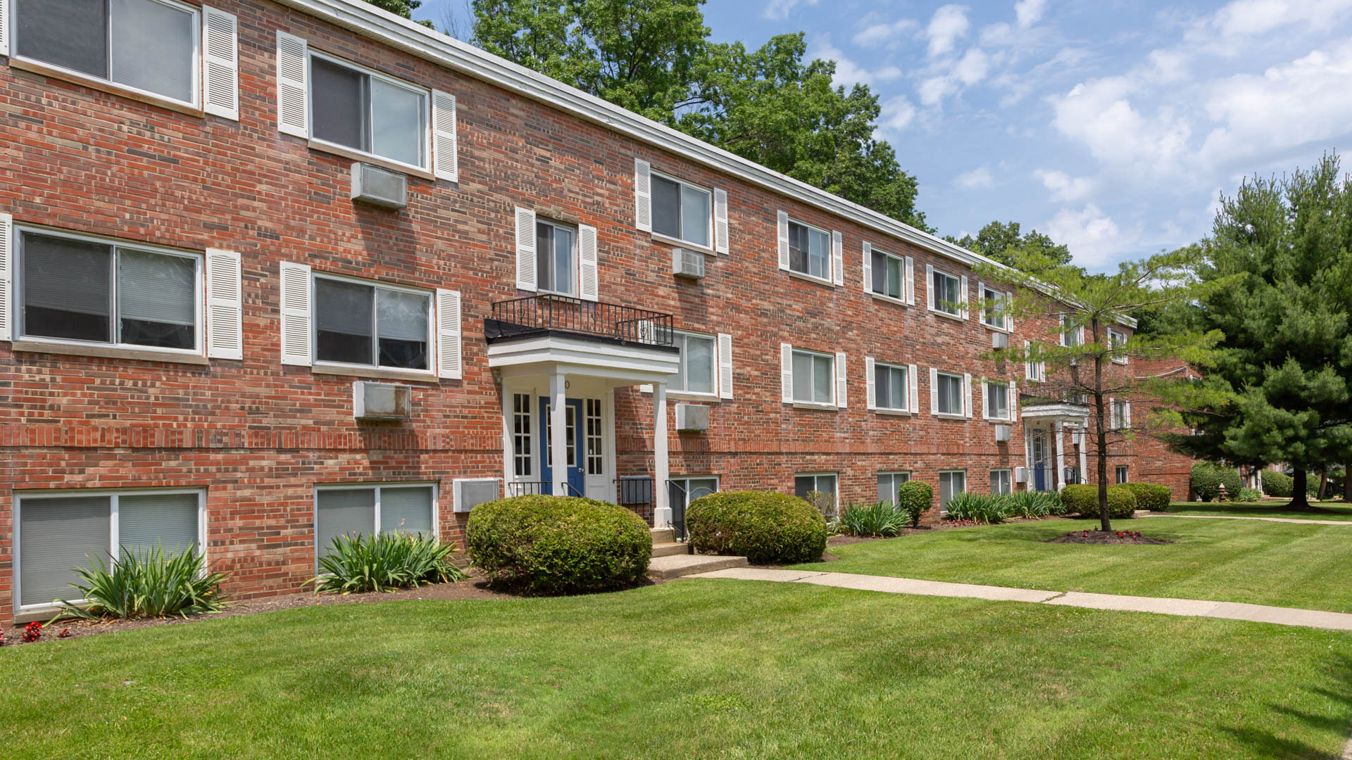 Kensington Club Apartments – photo 4