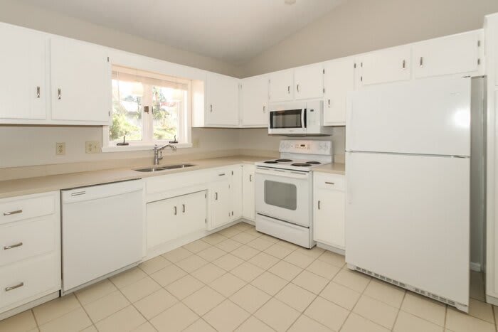 33 Rogers Road – photo 5