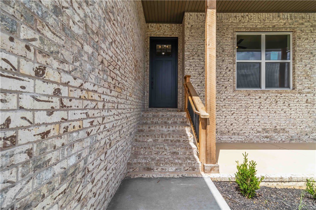 1061 Whistler Street – photo 4