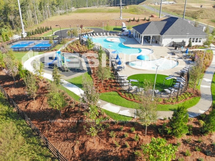 190 Brougham Drive South – photo 2