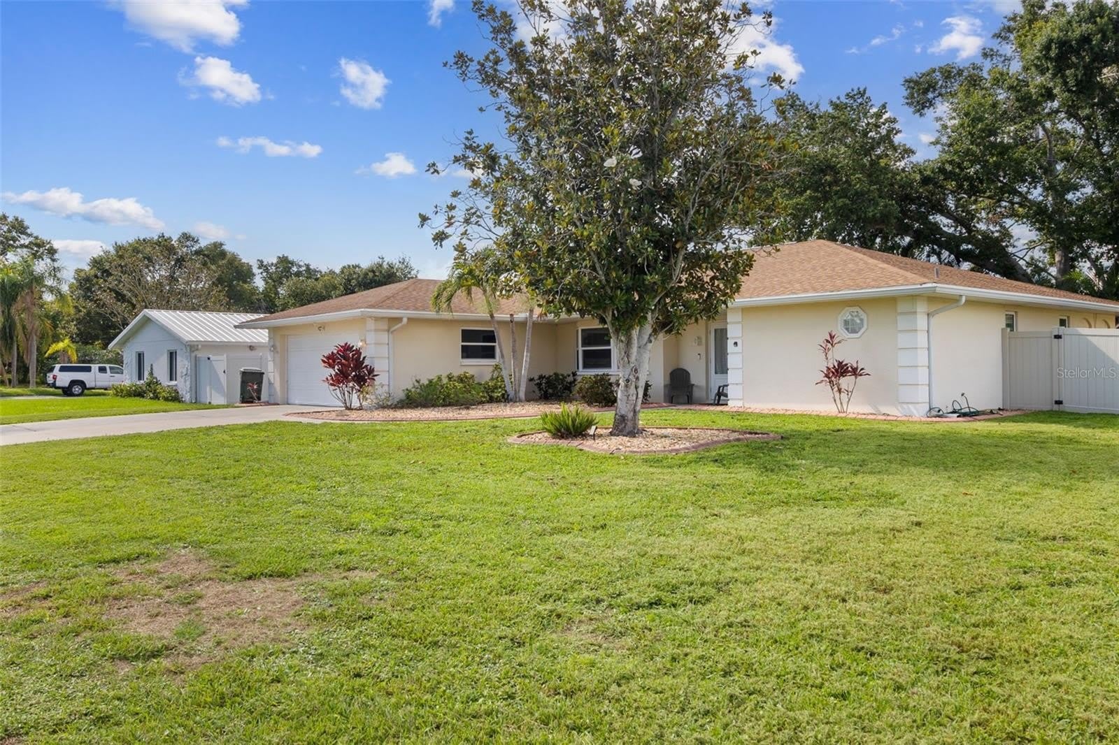 5776 AUGUSTA Circle – photo 3