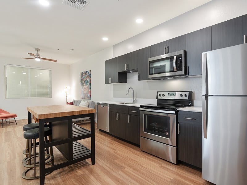 Urbana on 12th – photo 2