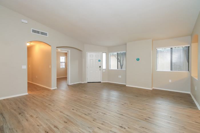 1610 West Houchin Way – photo 4
