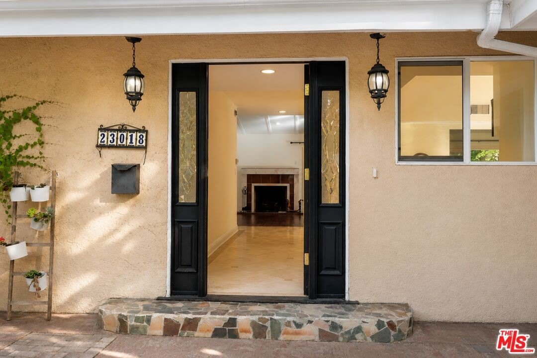 23018 Bigler St – photo 4