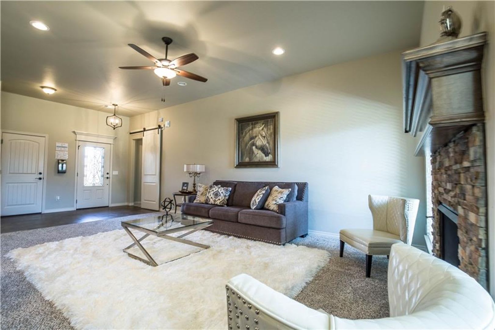 Beautiful 4 Bedroom 2 Bath Home in Mustang School District! – photo 4