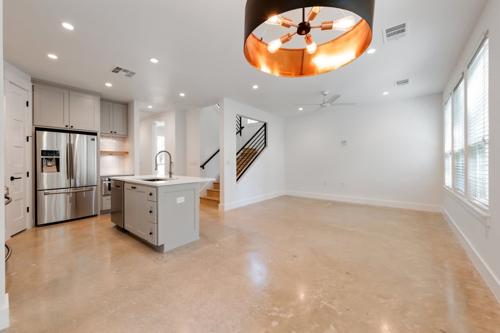 UT PRE-LEASE: New Construction: Luxury 4 bed / 3 bath home in West Campus – photo 5