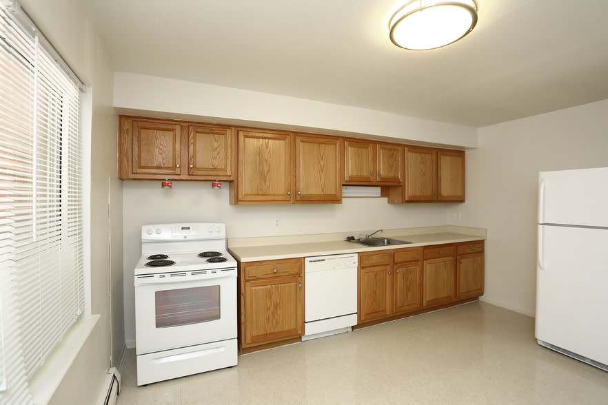 Oakland Gardens Apartments – photo 4