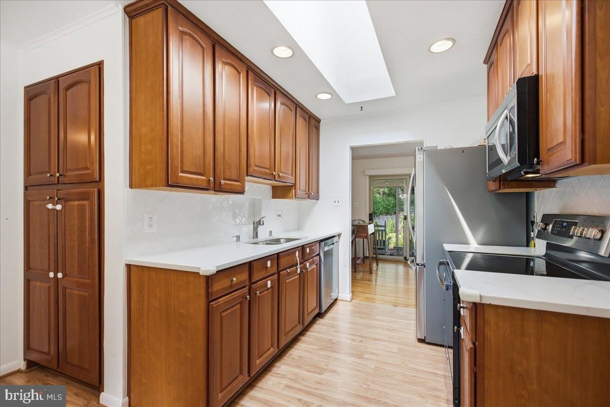 16300 DAHL Road – photo 4