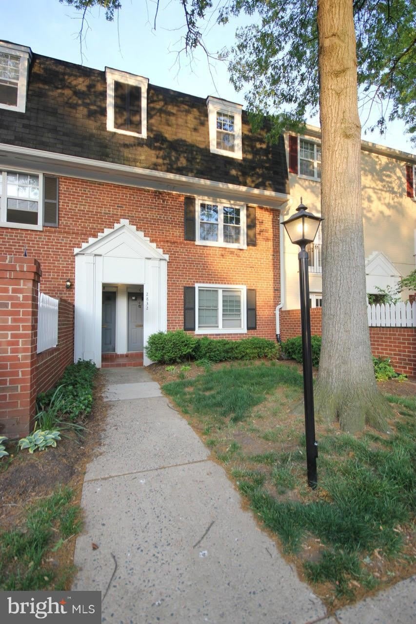 2832 WAKEFIELD Street S – photo 2