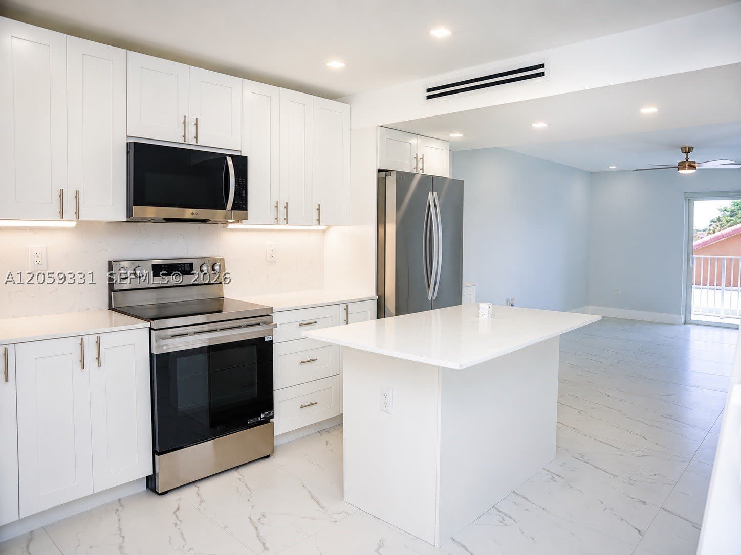 2750 W 76Th St – photo 1