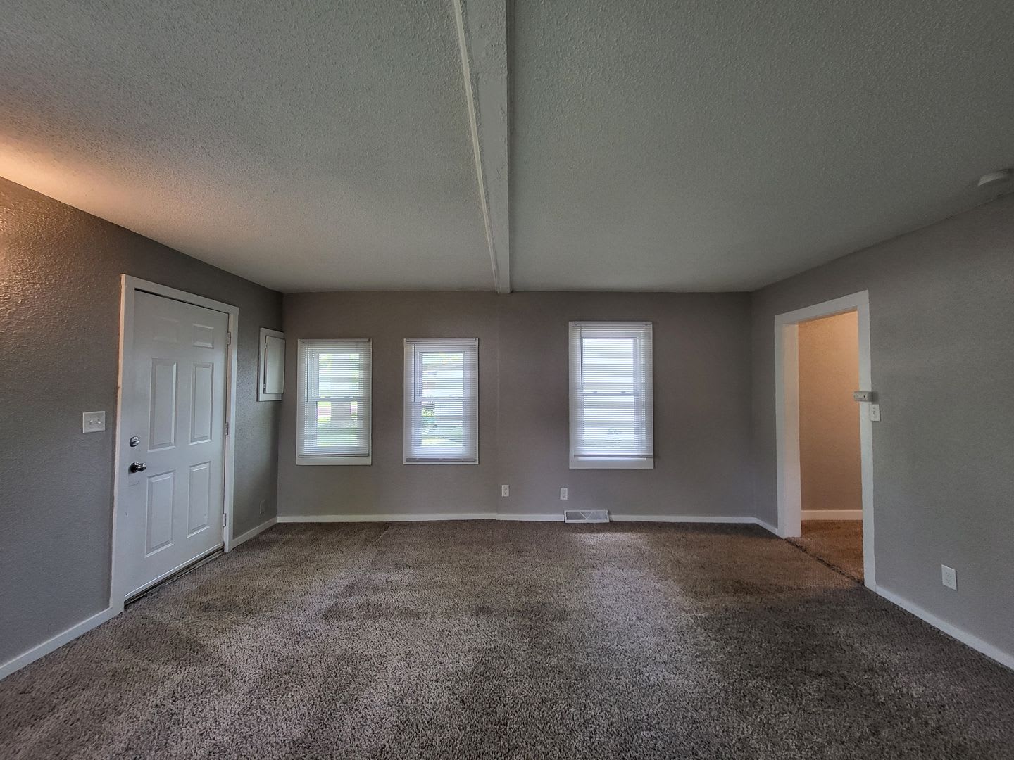 1 Bedroom home with garage! – photo 5