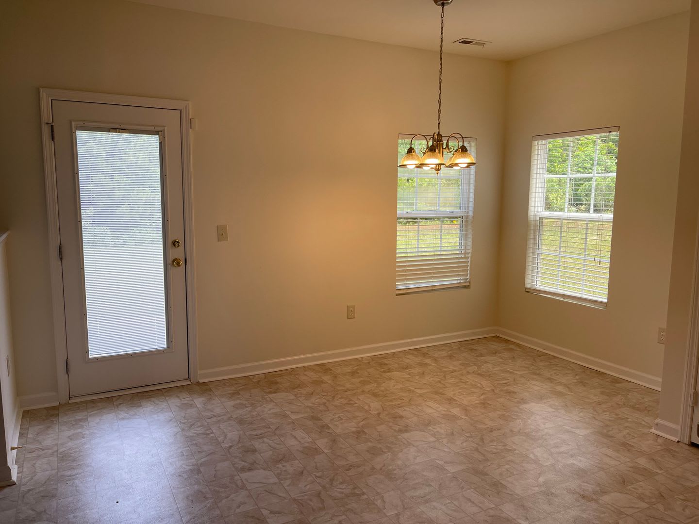 Spacious 4 Bedroom Home with Two-Car Garage in Swann's Mill Community – photo 5