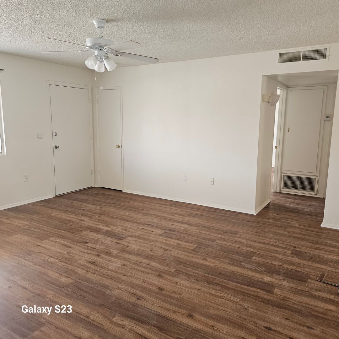 Back on the Market! -Sun City House 2 Bedroom 2 Bath – photo 4