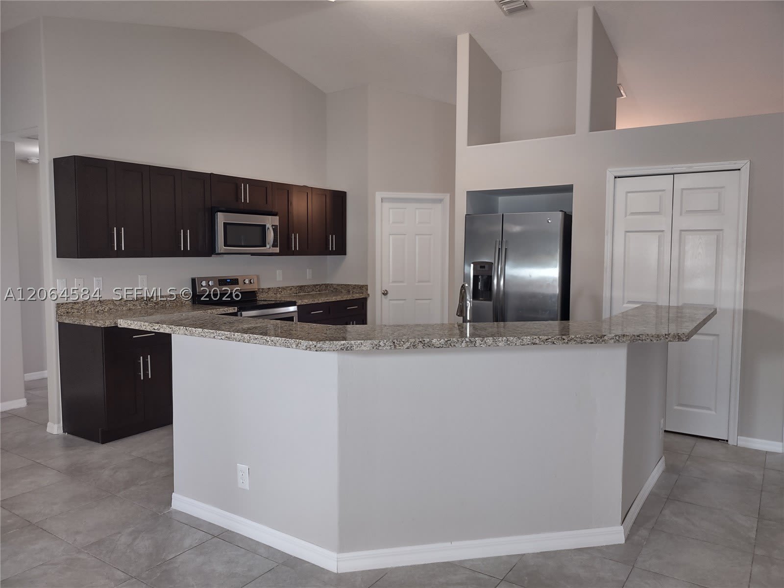 151 SW S Wakefield Cir – photo 2