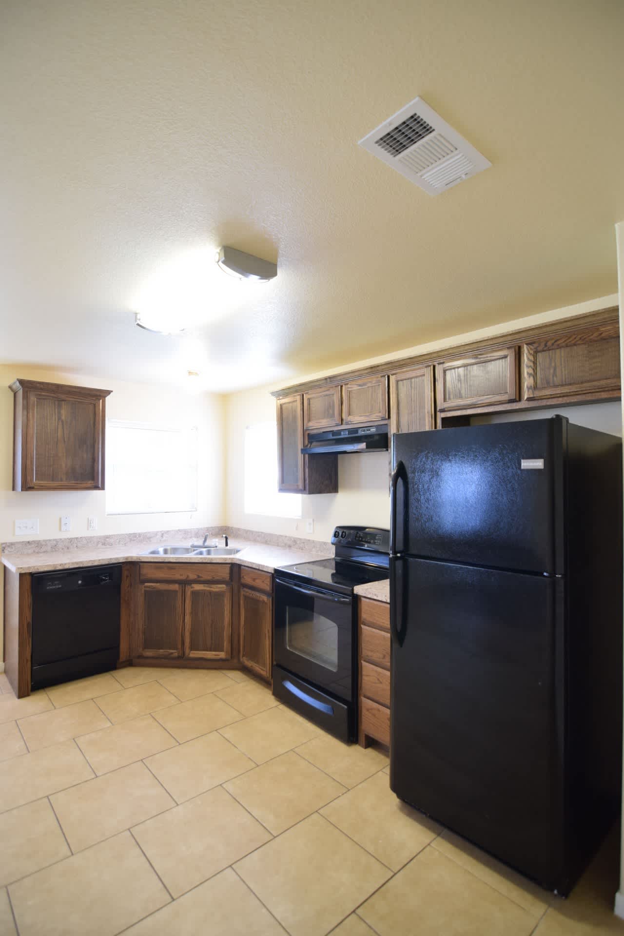 3401 Regency Dr – photo 2