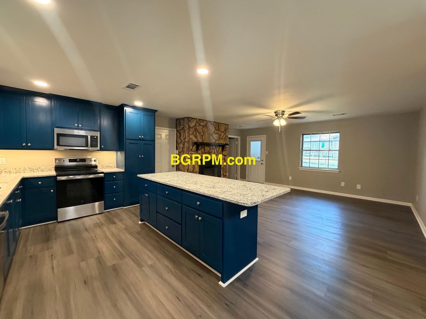 3 BD 2 BA – photo 2