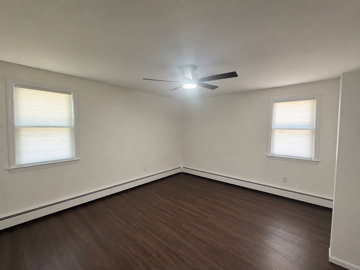 4 BD 3.5 BATH OXFORD Colonial W/ 2 CAR GAR. AND ADDITIONAL 1 BD INLAW APT – photo 2