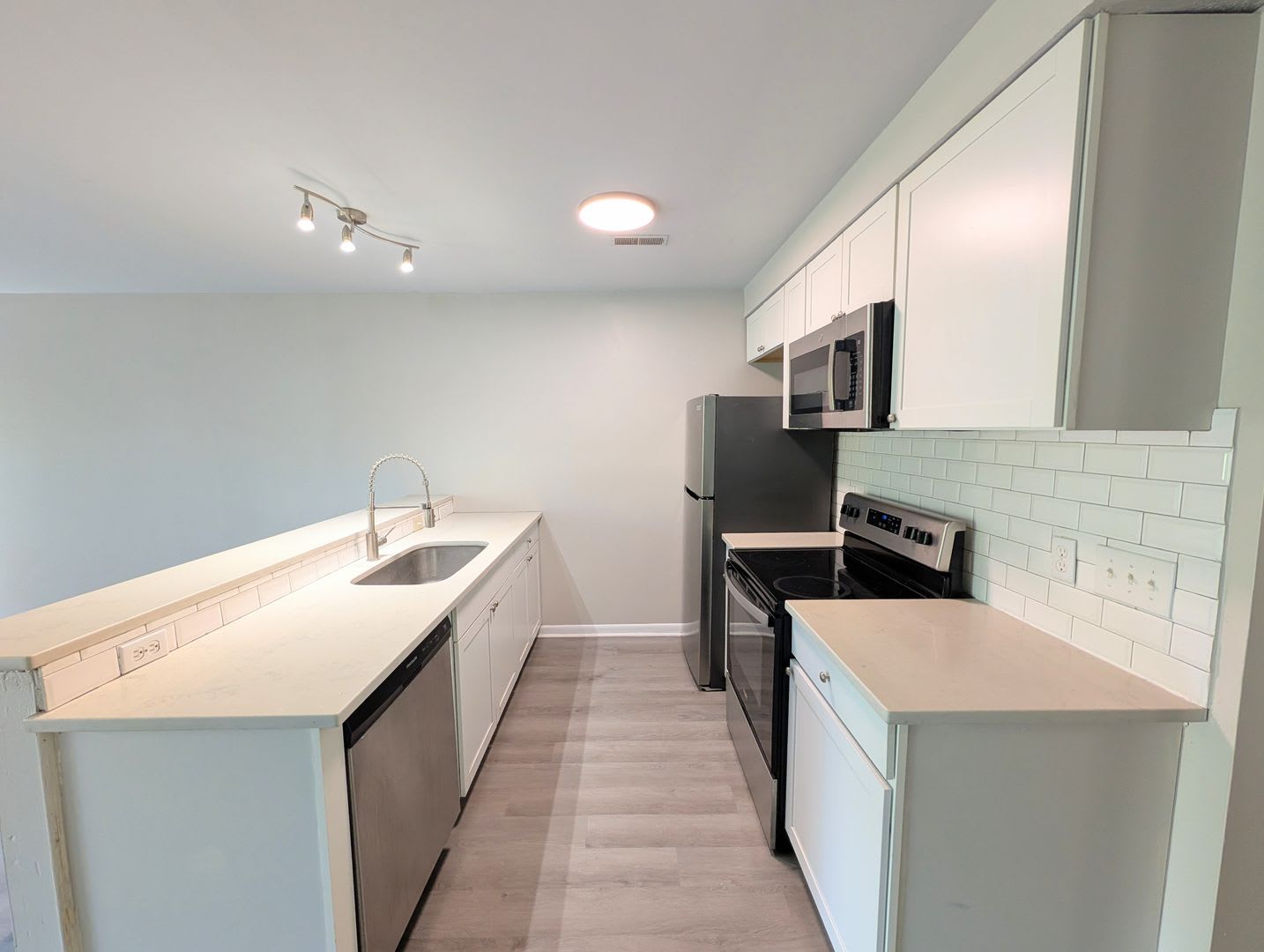 3065 Huntleigh Drive – photo 2