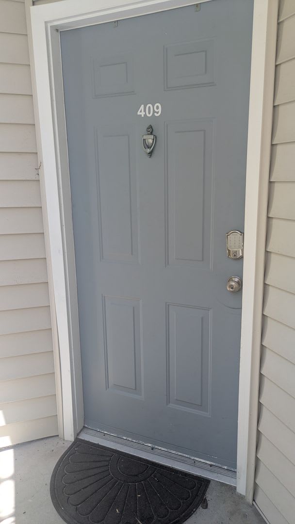 SEASONAL SHORT-TERM 1 BED 1 BATH GROUND FLOOR CONDO – photo 1