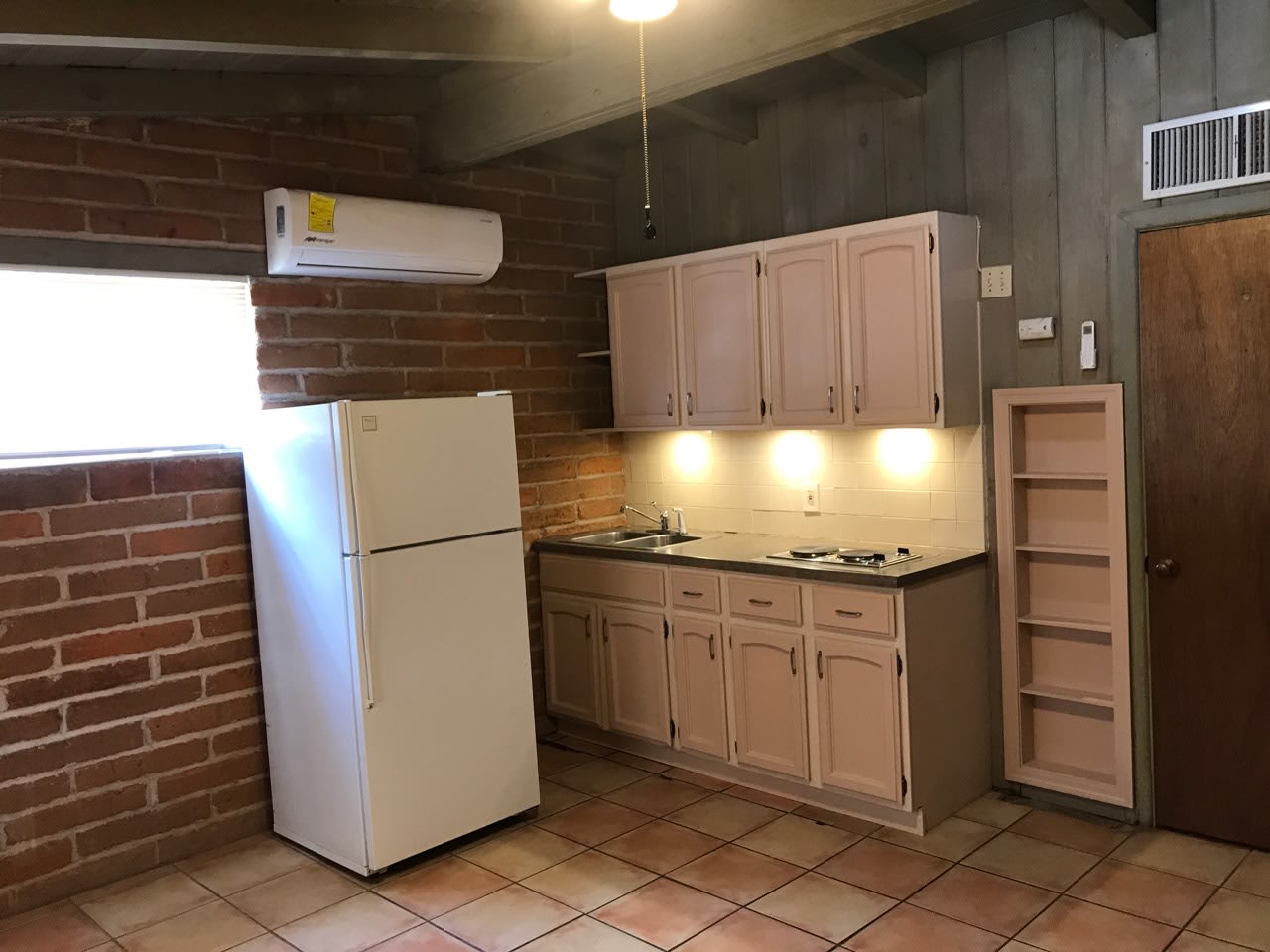 2537 East Elm Street #6 – photo 2