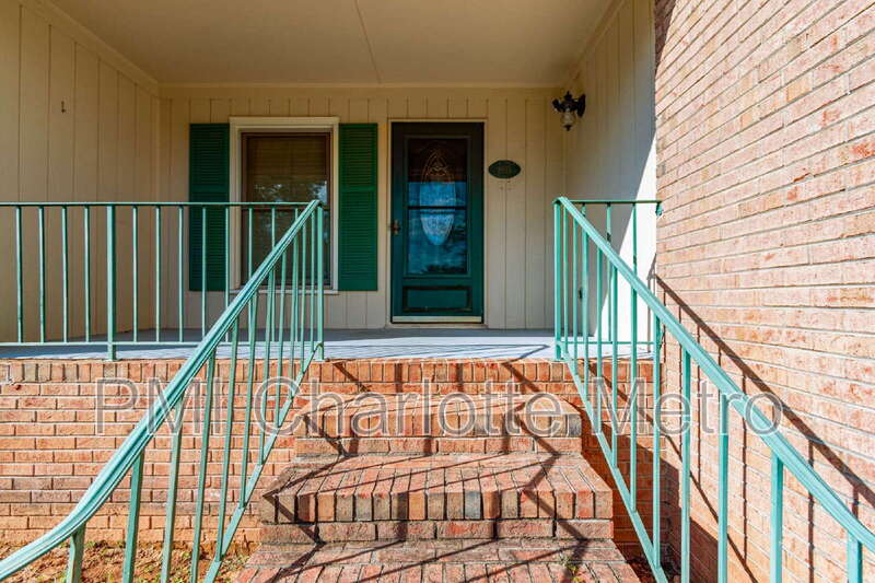 8615 Beechbrooke Rd – photo 2